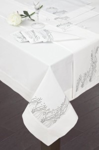 Eurofirany OBRUS DEKORACYJNY 140 X 180 CM BIAŁY