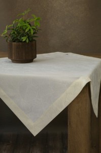 Eurofirany OBRUS LILIAN 85 X 85 CM KREMOWY