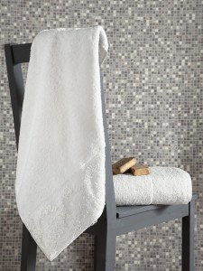 Bilge Ev Tekstil Ręcznik bawełniany frotte ELINDA 1826 cream 50x90+70x140 kpl.