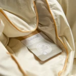 AMZ BASIC Plus poduszka trzykomorowa twardsza puch 70%